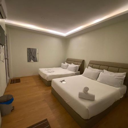 Pine Hotel Batu Gajah Bagian luar foto