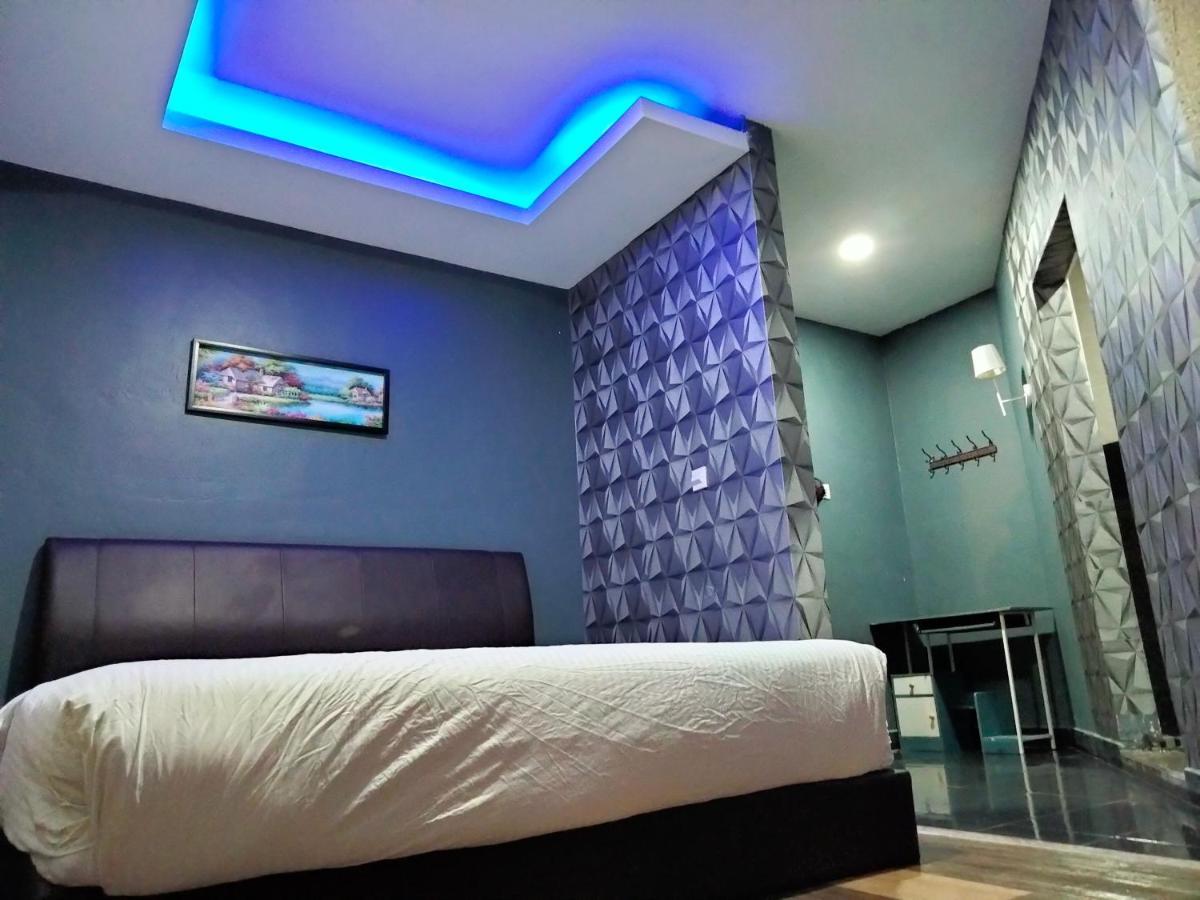 Pine Hotel Batu Gajah Bagian luar foto