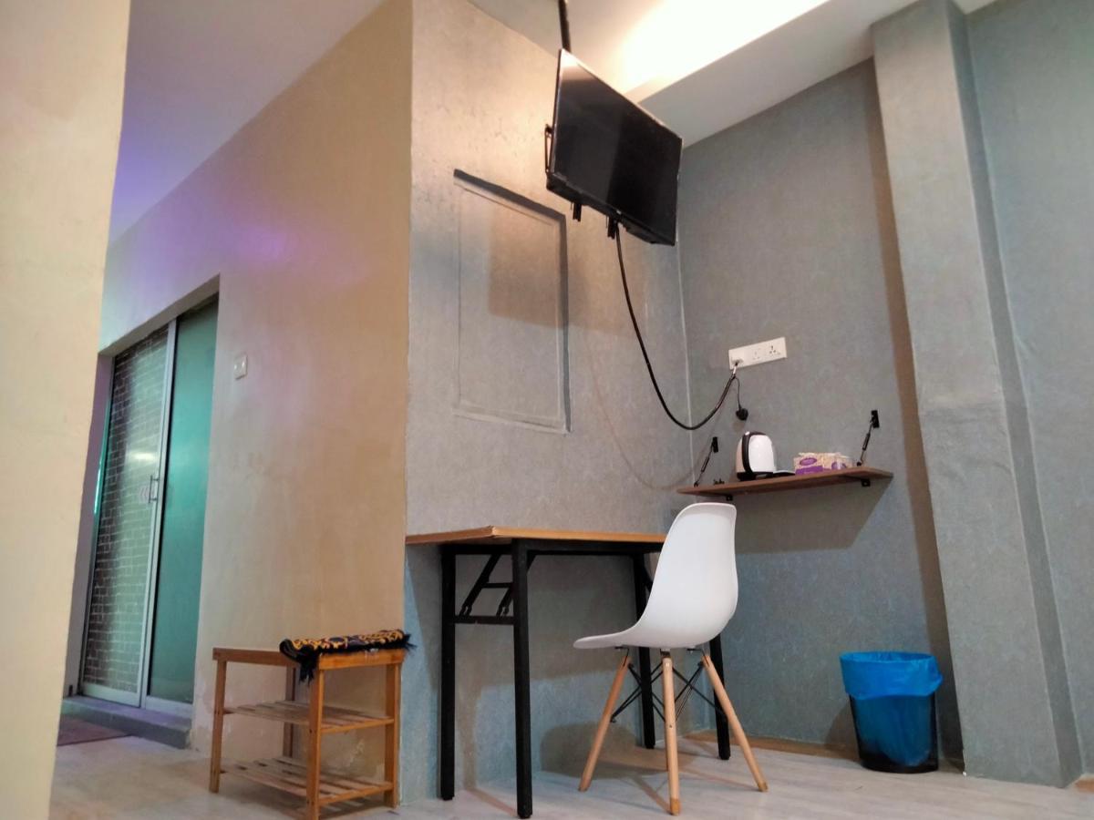 Pine Hotel Batu Gajah Bagian luar foto