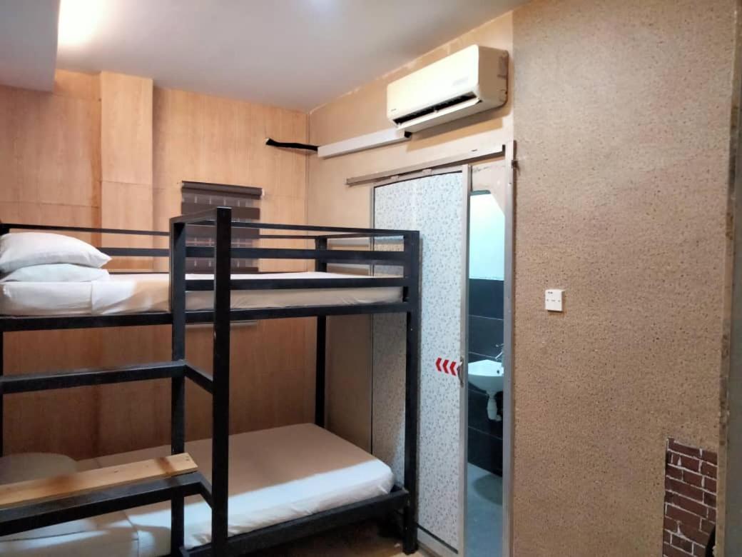 Pine Hotel Batu Gajah Bagian luar foto