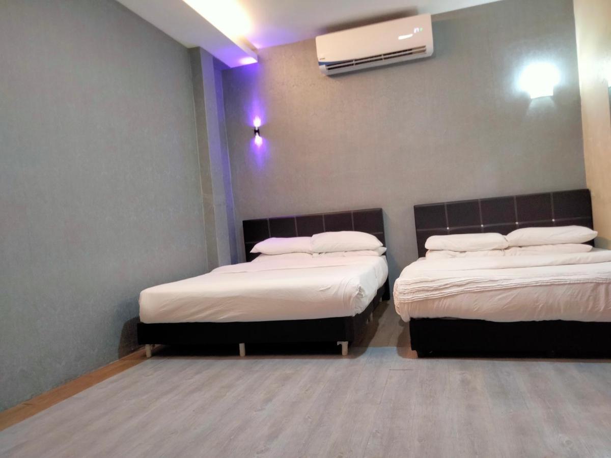 Pine Hotel Batu Gajah Bagian luar foto