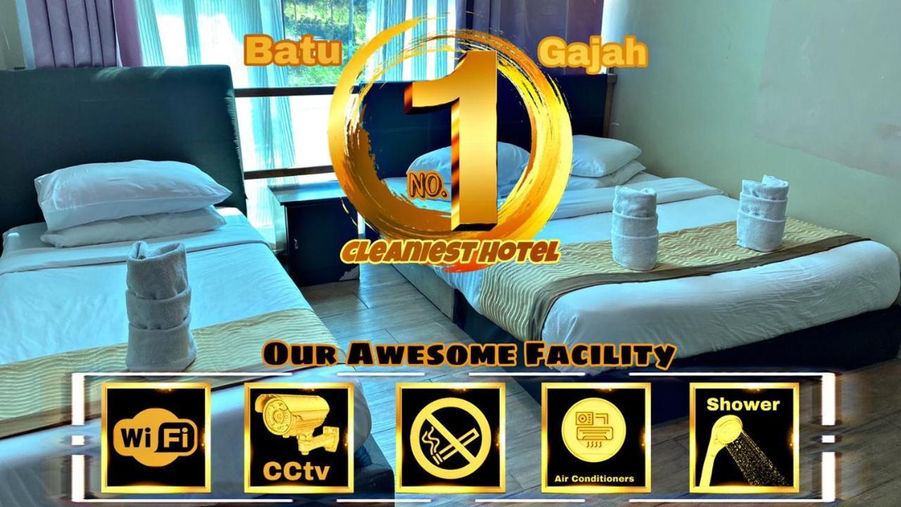 Pine Hotel Batu Gajah Bagian luar foto