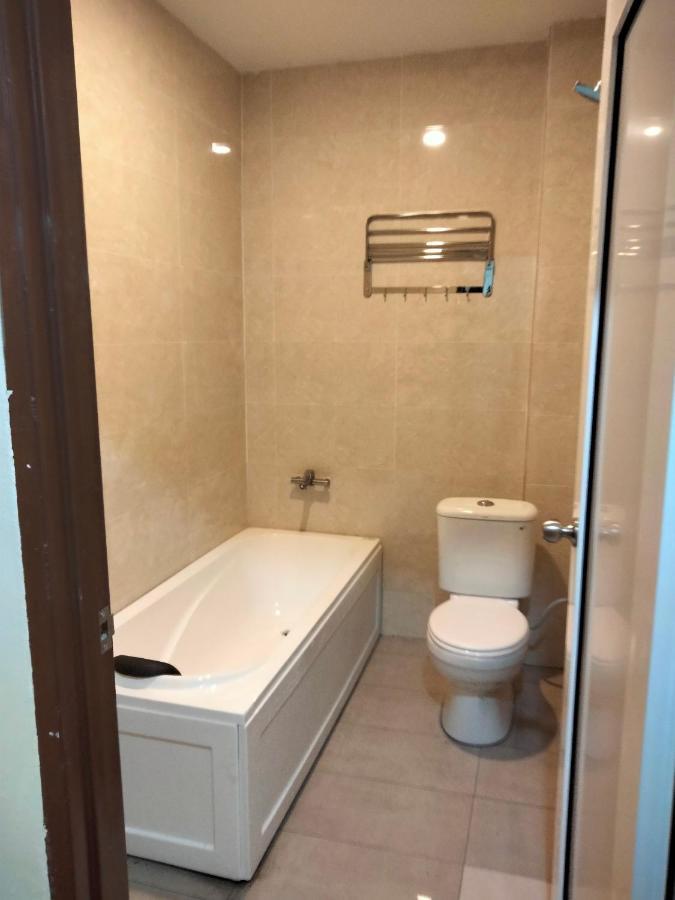 Pine Hotel Batu Gajah Bagian luar foto