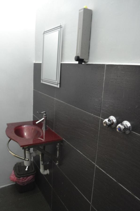Pine Hotel Batu Gajah Bagian luar foto